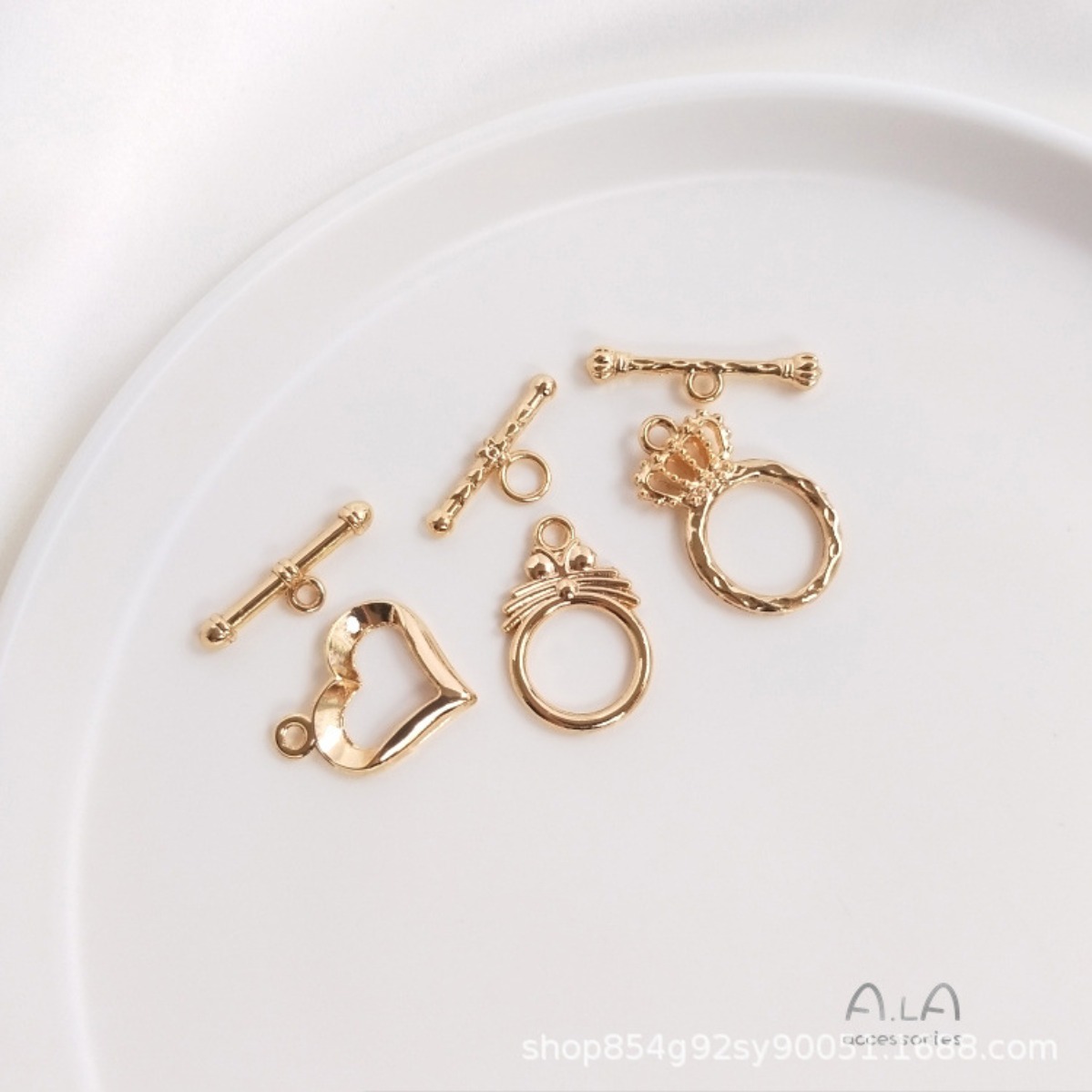 Brass 14K Real Gold Plated Cro - Toggle Clasp Gold 评论和价格