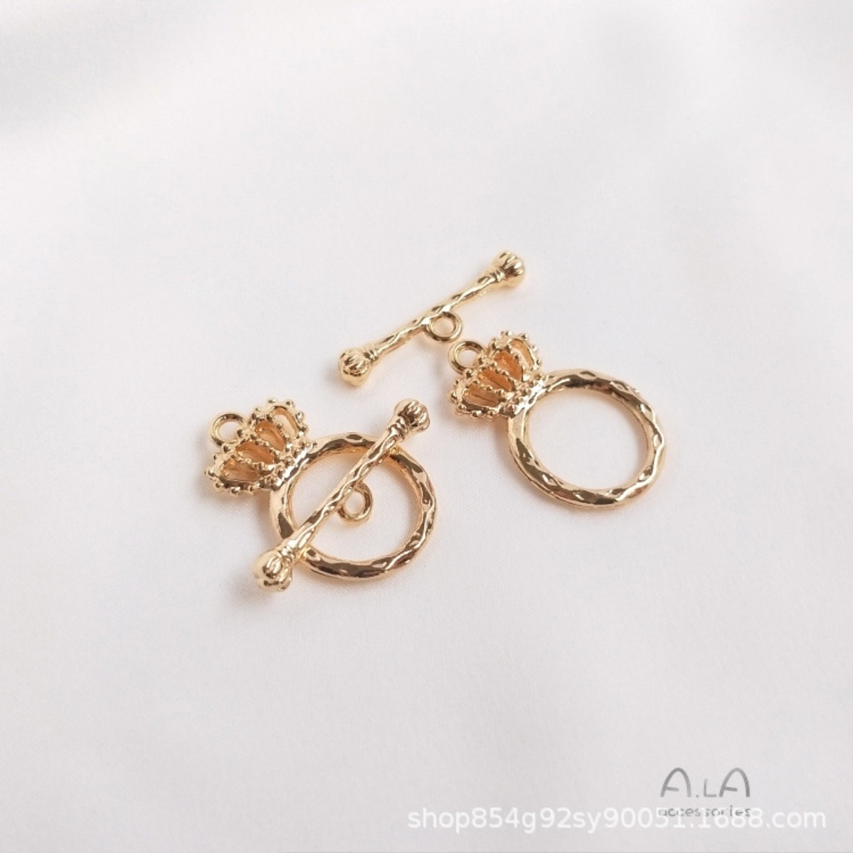 Brass 14K Real Gold Plated Cro - Toggle Clasp Gold 评论和价格
